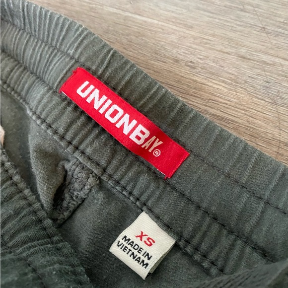 Green cargo pants - Picture 2 of 2